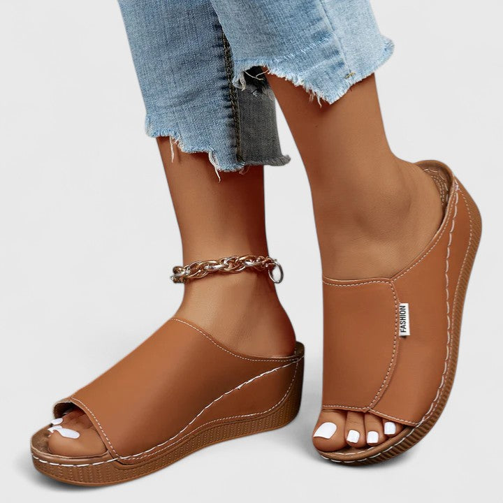 Vivia | Soft Horizon Sandal